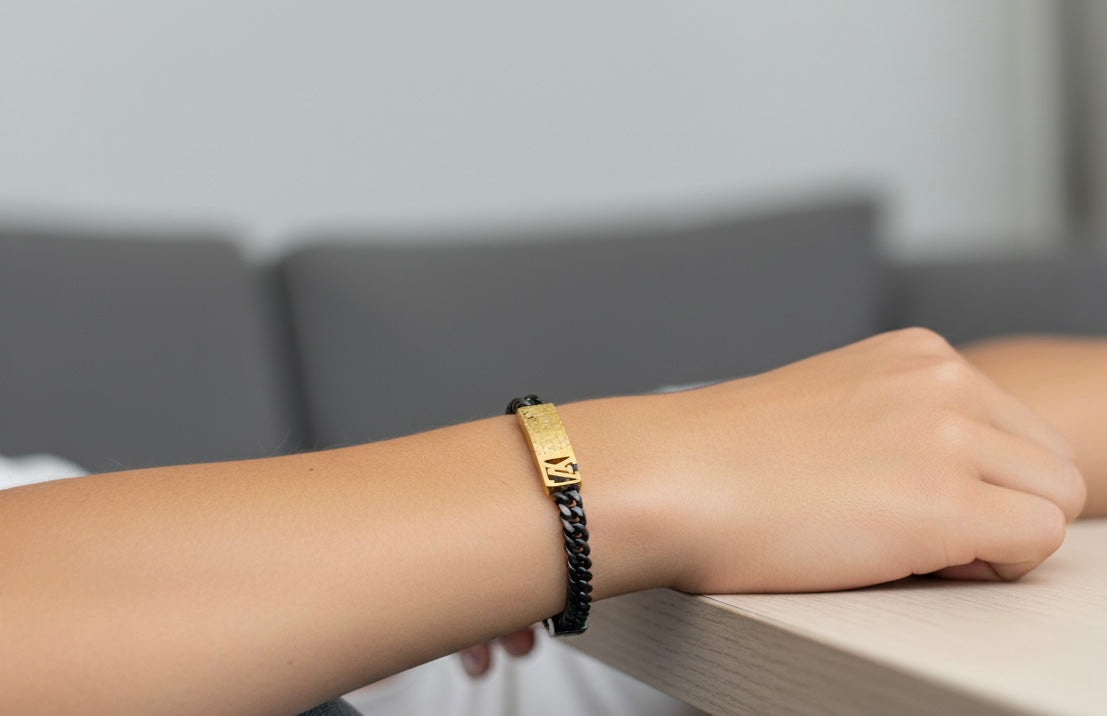 L.V BRACELET (MENS)