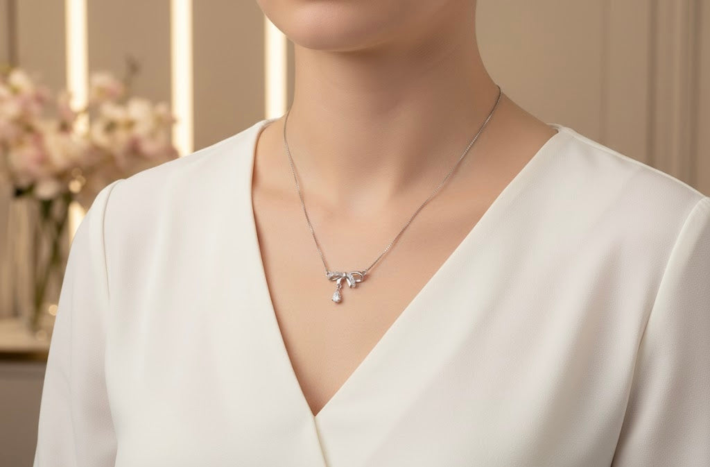 BOW NECKLACE